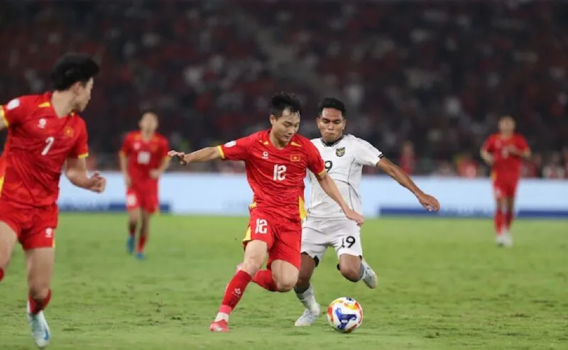 Tuyến giữa sáng tạo và khả năng kiểm soát thế trận